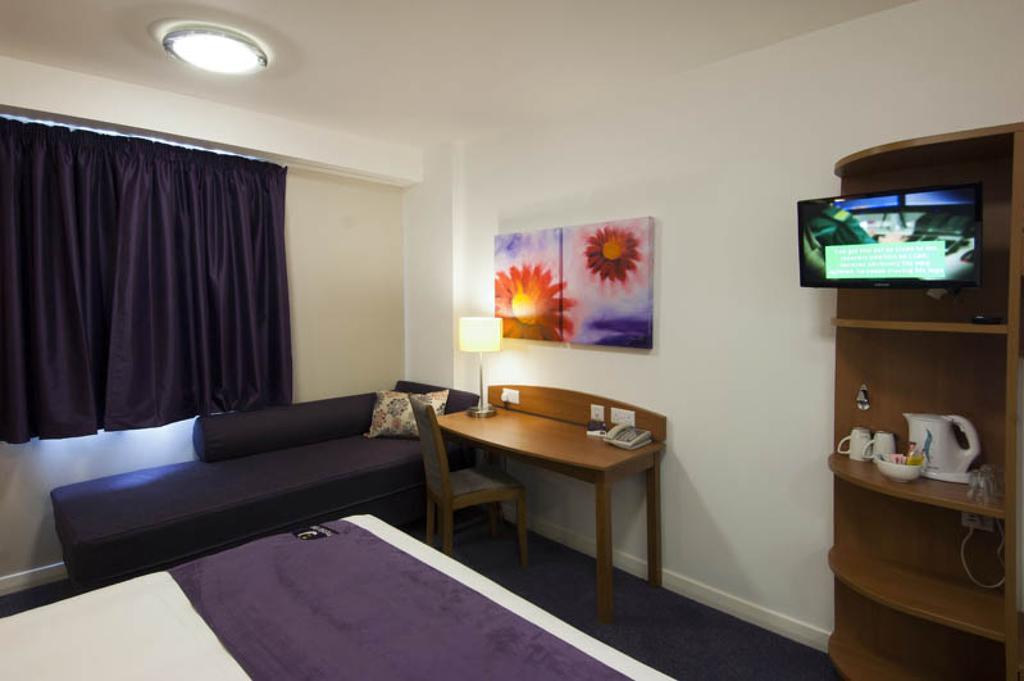 Premier Inn Newcastle City Centre Millennium Bridge Exterior photo
